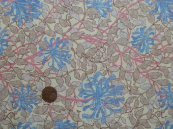 Tissu patchwork écru, beige, bleu et rose Tissu patchwork écru, beige, bleu et rose