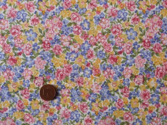 Tissu patchwork rose, bleu, jaune et vert Tissu patchwork rose, bleu, jaune et vert