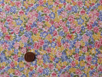 Tissu patchwork rose, bleu, jaune et vert