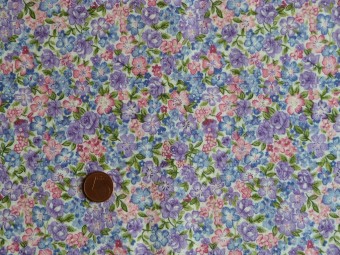 Tissu patchwork violet, bleu, rose et vert